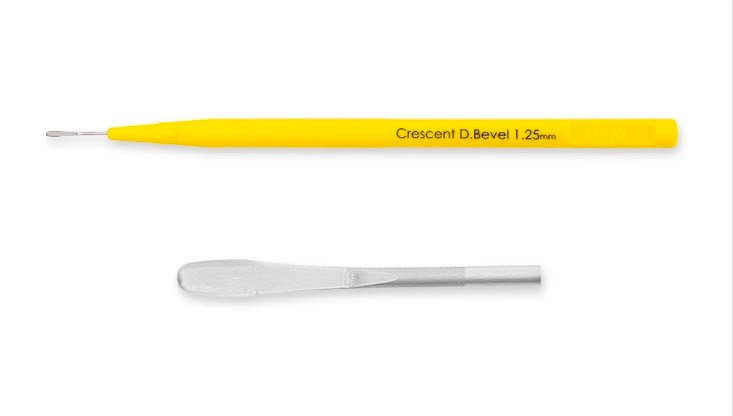MANI Mini Crescent Knife